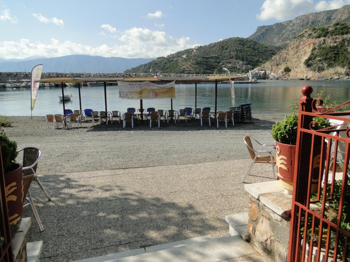 Porto Sabatiki Hotel Sampatiki Buitenkant foto